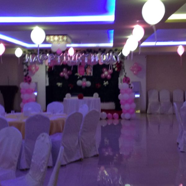 Miqat restaurant light